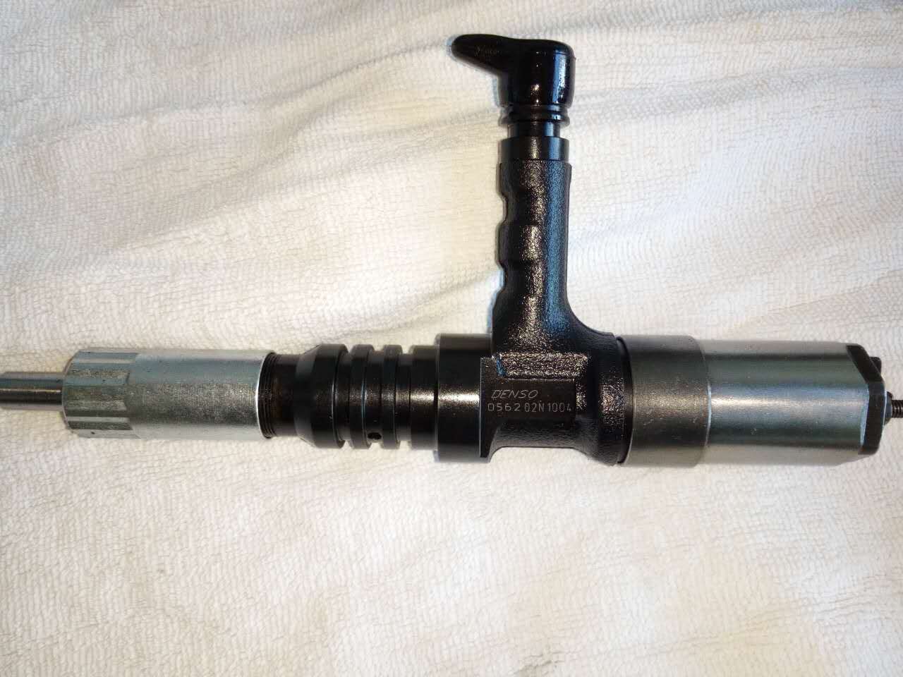 FST diesel common rail injector 095000-0562 for KOMATSU 6218-11-3101 6218113101 PC600-8