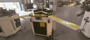 Machine à sertir <span class=keywords><strong>les</strong></span> coins de 140 mm <span class=keywords><strong>pour</strong></span> la fabrication de fenêtres et de portes en profilés d'aluminium - Product Image 4