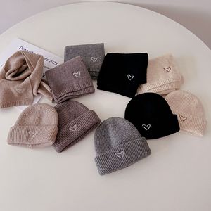Ins chapeau pour enfants automne/hiver bébé chapeau de protection des oreilles coréen simple <span class=keywords><strong>fille</strong></span> tricoté super doux bébé laine chapeau écharpe <span class=keywords><strong>ensemble</strong></span> - Product Image 2