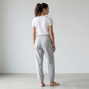 Jogging pour femmes respirants avec logo personnalisé, poches et coupe confortable pour l'entraînement, la course et les loisirs. - Product Image 2