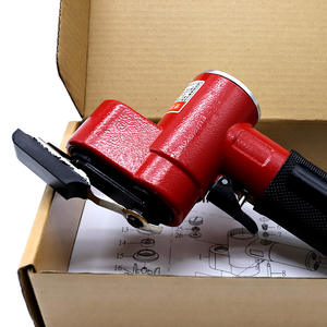 Ponceuses oscillantes pneumatiques : <span class=keywords><strong>Outil</strong></span> <span class=keywords><strong>multifonction</strong></span> performant et facile à manipuler pour la finition de cuisines – Puissant et agile - Product Image 4