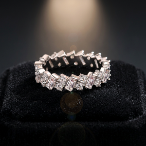 Anillo de Plata de Ley 925 Chapado en Oro para Mujer, Estilo Minimalista, Engaste de Bisel, Círculo Completo de Moissanita, Hecho a Mano, Producto al por Mayor - Product Image 3