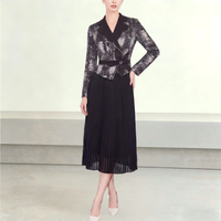 Robe mi-longue plissée Miyake en jacquard pour femme, avec manches longues et taille ornée de strass, idéale pour le bureau, les soirées formelles ou comme robe de luxe, personnalisable OEM