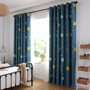 Cortinas de tecido apagado para o quarto das crianças