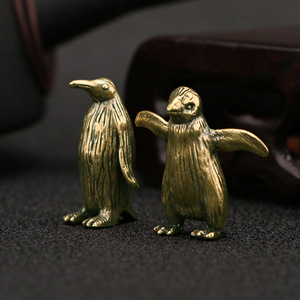 Venda quente Little Penguin Latão Ornamentos Bonito Chá Divertido Pet Decorações Cobre Esculturas Handheld Artefatos Coletados - Product Image 3