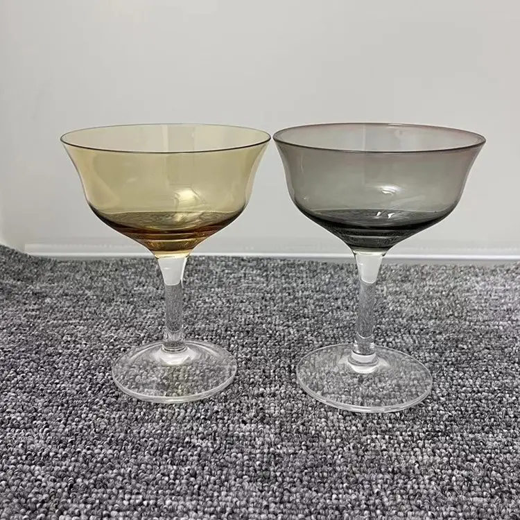 Vaso moderno de Martini para cóctel de barra ámbar de 7oz con superposición de tallo transparente vaso agrio para agua o cócteles
