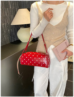 Tas Selempang Kulit PU Coquette dengan Dekorasi Hati Lucu Polkadot Merah, Resleting, Mode Y2K, Tas Harian untuk Gaya Coquette