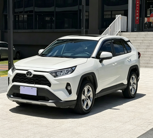Offre Spéciale – Toyota <span class=keywords><strong>RAV4</strong></span> 2.0L CVT FWD Fashion PLUS Edition 2020 d'occasion, 5 portes, 5 places, SUV familial essence confortable pour les trajets urbains - Product Image 1