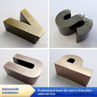Papan Nama Pintu Huruf Emas Titanium Antik Solid Brushed Electroplated Model I-Beam, Huruf Iklan Kustom untuk Dinding Latar