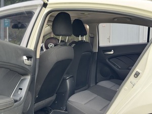 Venta al por Mayor <span class=keywords><strong>de</strong></span> Autos Usados Kia K3 1.6l Automáticos, Autos Usados Kia en Venta a Precio Económico, Sedán <span class=keywords><strong>de</strong></span> <span class=keywords><strong>Segunda</strong></span> <span class=keywords><strong>Mano</strong></span> <span class=keywords><strong>de</strong></span> Gasolina, 4 Puertas y 5 Asientos - Product Image 5