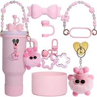 En gros, personnalisé, ensemble d'accessoires pour gobelets de 40oz : breloque, pendentif fleur en silicone, boule en peluche, poignée de transport et protège-pailles