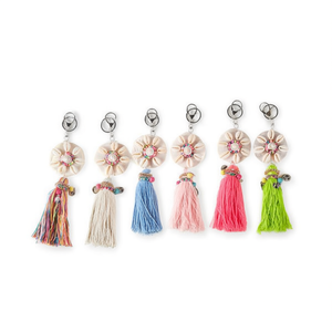 Porte-clés de style ethnique avec un design de fleur à pompon pour accessoire de sac et de sac à dos - Product Image 2