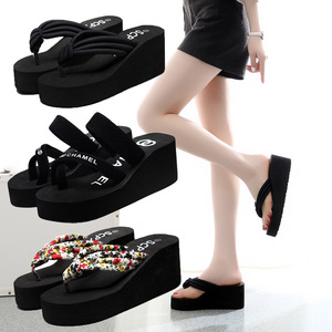 Nouvelles tongs confortables pour couple, design tendance, tongs de plage, sandales d'extérieur, infradito classiques - Product Image 1