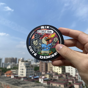 شارة PVC عالية الجودة مخصصة بشعار ثلاثي الأبعاد ناعم وقابل للغسل مع خطاف وحلقة للزي الرسمي والملابس والحقائب - Product Image 5