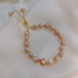 Braccialetti con coulisse con perline regolabili in oro placcato di moda per donne, braccialetto di <span class=keywords><strong>perle</strong></span> <span class=keywords><strong>rosa</strong></span> bianche irregolari per ragazze - Product Image 6