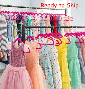 Conjunto de camiseta y pantalones cortos de algodón para niños, conjunto de verano con estampado de dibujos animados, ropa infantil lista para enviar, colores mixtos, estilo aleatorio. - Product Image 5