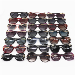 Gafas de sol polarizadas para mujer, lentes degradadas, montura completa, gafas para conducir al aire libre, estilo fresco y dulce - Product Image 1