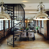 Escalier en colimaçon en acier au carbone avec revêtement en poudre noire, escalier moderne pour duplex