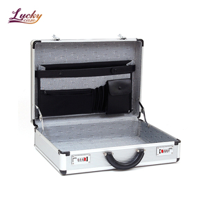 Maletín de aluminio de lujo para documentos de computadora portátil Maletín plateado con bolsillos de documentos de cuero PU Maletín bloqueable - Product Image 1