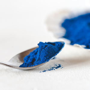 Échantillon gratuit d'extrait de spiruline à prix d'usine E18 de couleur bleue de spiruline biologique de qualité alimentaire - Product Image 4