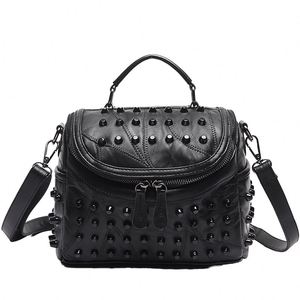 Bolso de Hombro Tipo Hobo Hecho a Mano con Perlas Acrílicas, Borlas de Cristal y Bordados, Bolso de Noche Blanco para Novia - Product Image 1