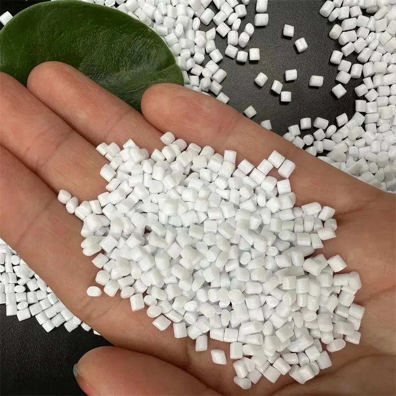 Pelet plastik diperkuat warna putih kelas makanan Pet Aloi butiran Resin