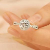Bague de fiançailles personnalisée en or massif 18 carats avec moissanite CVD certifiée IGI, taille ronde, 1 carat, bijoux en or pour femmes