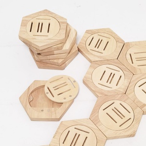 Versión Reforzada y Mejorada, Ecológica, Soporte de Pared de Madera para Medallas, Estante de Almacenamiento, Exhibición Combinada en Forma de Panal Hexagonal - Product Image 4