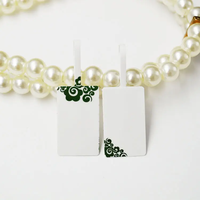 Étiquettes de prix pour bijoux imprimées sur mesure étiquettes de bijoux étanches et résistantes à la déchirure en rouleau étiquette de prix pour bague d'impression de codes à barres et de codes QR