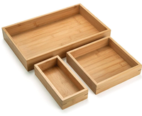 Organisateur de rangement de comptoir en bois d'acacia gravé pour salle de bain et cuisine – Écologique, durable, moderne, pour assiettes et vaisselle
