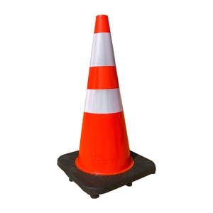 Cône de signalisation routière de sécurité de 700 mm (28 pouces) en PVC rouge-orange avec matériau réfléchissant pour la sécurité routière - Product Image 1