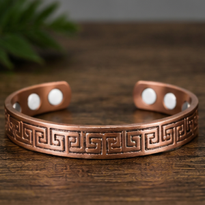 Pulsera Magnética Artesanal de Cobre Puro con Diseño de Laberinto, Personalizable, de Lujo, Hecha a Mano, Regalo para Navidad y Halloween - Product Image 1