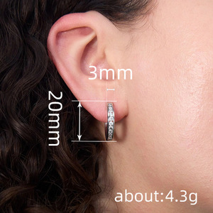 Orecchini a Cerchio con Zirconi Scintillanti per Donne, Gioielli Eleganti Minimalisti per Uso Quotidiano - Product Image 4