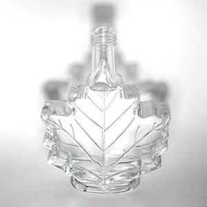 Vente en gros Échantillon gratuit de bouteilles de spiritueux en forme de feuille d'érable Bouteille en verre d'alcool 50ml 100ml 500ml directement fournie par le fabricant - Product Image 3