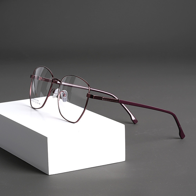 Wholesale Metal Classic Trendy Eyeglass Frame Fashion Anti Blue Light Myopia Glasses Frame