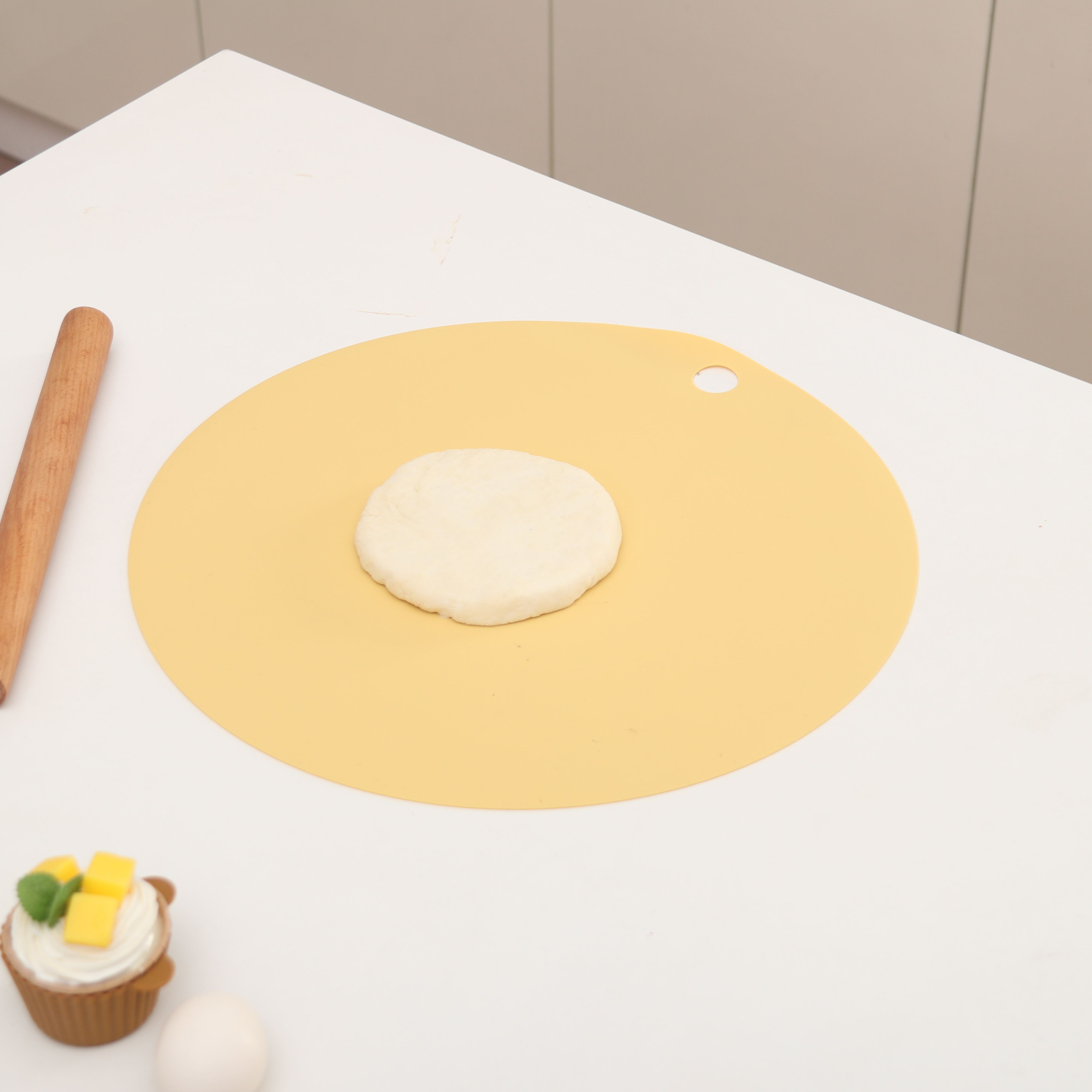 สีเหลือง