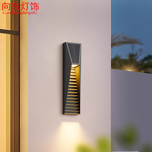 Lampe murale solaire extérieure étanche 3000K lumière chaude pour cour, villa, terrasse, avant-toit, portail, entrée - Product Image 2