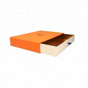 Boîte en papier biodégradables pour t-shirt, emballage de luxe, personnalisé avec tiroir, boîte cadeau - Product Image 1