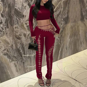 Conjunto Sexy de Dos Piezas para Mujer con Cordón Cruzado y Top Corto de Manga Larga con Pantalones Ajustados con Vendas - Product Image 4