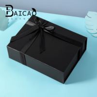 Boîte cadeau carrée grand format en carton ondulé avec couvercle, finition mate, gaufrage et estampage pour la Saint-Valentin (vente en gros)