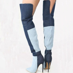 รองเท้าบูทผู้หญิงแบบสวมสูงเหนือเข่า ปลายแหลม ส้นเข็ม แต่งผ้าเดนิมแบบแพทช์เวิร์ค ครึ่งซิปด้านบน ไซส์ใหญ่พิเศษ 43 - Product Image 3