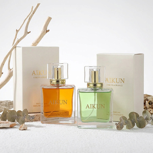 ชุดน้ำหอม Aikun 100 มล. ขวดแก้วทรงเหลี่ยม ฝาใส พร้อมสติกเกอร์โลโก้ กล่องครีม กลิ่นหอมติดทนนาน รับผลิตตามสั่ง MOQ ต่ำ เหมาะสำหรับแบรนด์สตาร์ทอัพ - Product Image 1