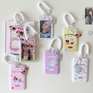 Porte-cartes 3 pouces en plastique ABS avec motif chiens et lapins de dessin animé, étui pour badges et cartes d'identité d'étudiant avec pendentif breloque en acrylique - Product Image 1