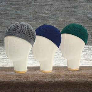 Gorro de oración musulmán multicolor de punto tradicional Mezcla de algodón suave Kufi Kopiah Gorro étnico para uso durante todo el día - Product Image 1