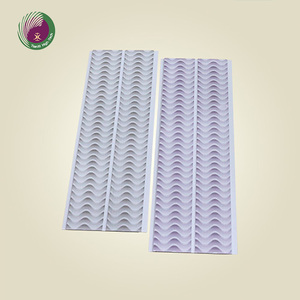 Techos <span class=keywords><strong>de</strong></span> <span class=keywords><strong>PVC</strong></span> Plástico Impermeables a <span class=keywords><strong>Precio</strong></span> <span class=keywords><strong>de</strong></span> Fábrica, Calidad Confiable, Panel <span class=keywords><strong>de</strong></span> <span class=keywords><strong>Techo</strong></span> <span class=keywords><strong>de</strong></span> <span class=keywords><strong>PVC</strong></span> <span class=keywords><strong>de</strong></span> 6 Metros Personalizado <span class=keywords><strong>para</strong></span> Techos Interiores - Product Image 2