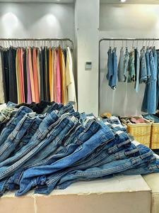 कारखाने के प्रत्यक्ष महिला जींस के ओवरस्टॉक वाले विंटेज फ्लैड डेनिम पैंट, सस्ती थोक मूल्य निकासी बिक्री - Product Image 5