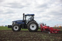 Tracteur agricole Foton Lovol 220HP à quatre roues motrices, moteur diesel Tr2204, avec chargeur frontal et semoir à maïs