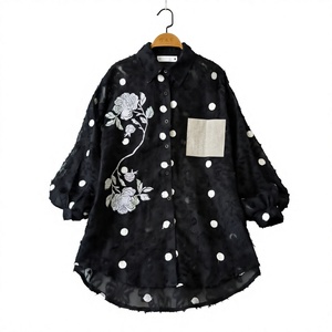 Camisa negra con bordado floral para mujer, corte holgado, manga larga, blusa informal para otoño - Product Image 4