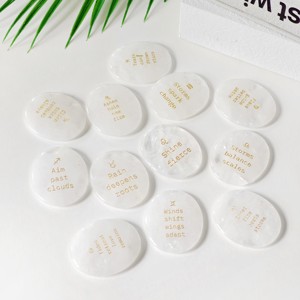 <span class=keywords><strong>Pietra</strong></span> Ovale Naturale Incisa con Messaggio dei 12 Segni Zodiacali, Cristallo Bianco Antistress, <span class=keywords><strong>Pietra</strong></span> di Ossidiana per il Pollice - Product Image 2