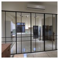 Porte coulissante en verre PRIMA à cadre fin en aluminium, cloison intérieure en verre suspendue avec stores personnalisables